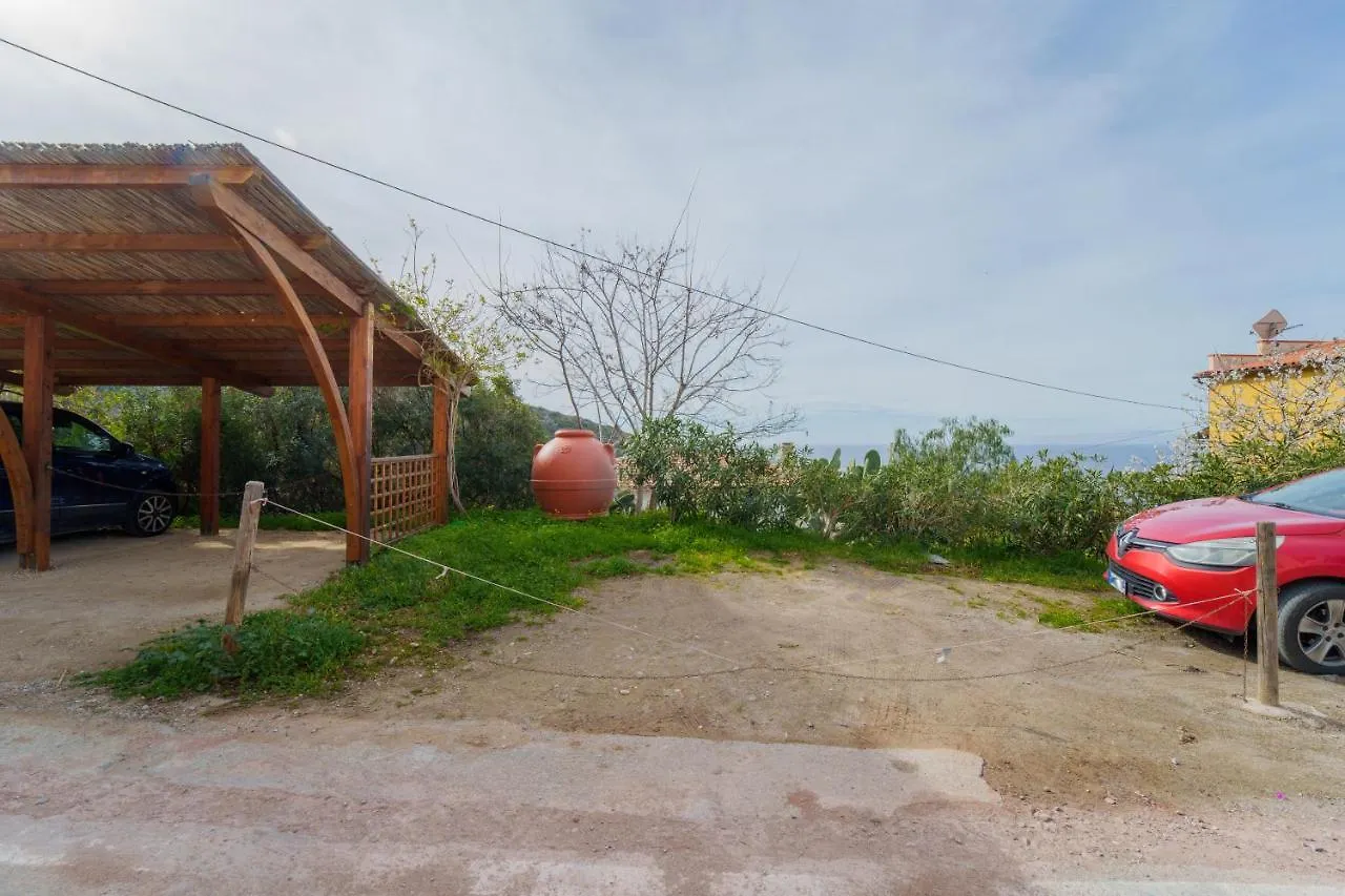 Casa Fiorella A Pomonte -Goelba 0*,